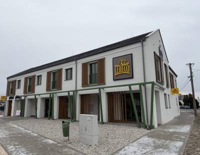 Polyfunkčná budova Lebeco a trhovisko - Kolárovo