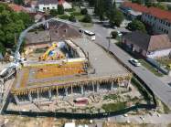 Polyfunkčná budova Lebeco a trhovisko - Kolárovo